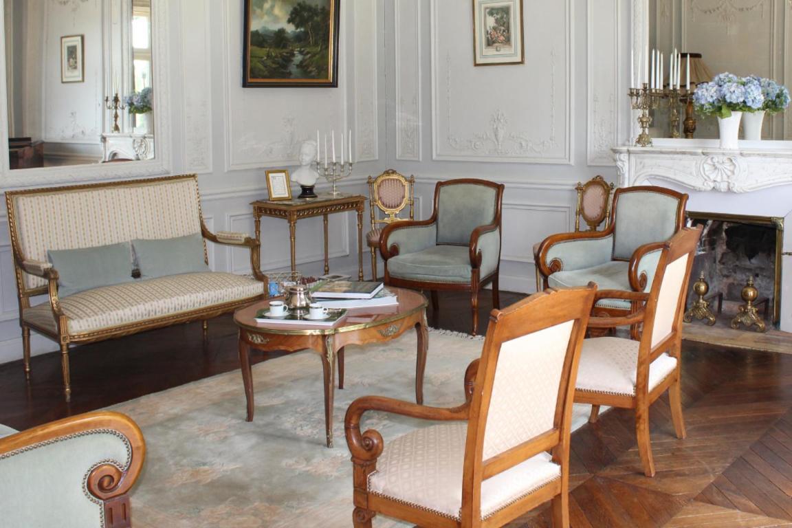 Chateau De La Chasse Beauvais Romagne  ภายนอก รูปภาพ