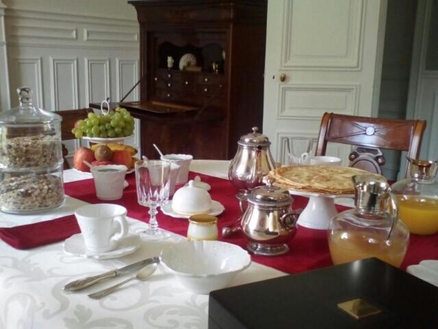 Chateau De La Chasse Beauvais Romagne  ภายนอก รูปภาพ
